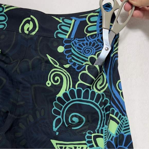 Lunafide Board Shorts Men’s Medium 21” Length Polynesian Design Like New! - Picture 7 of 13